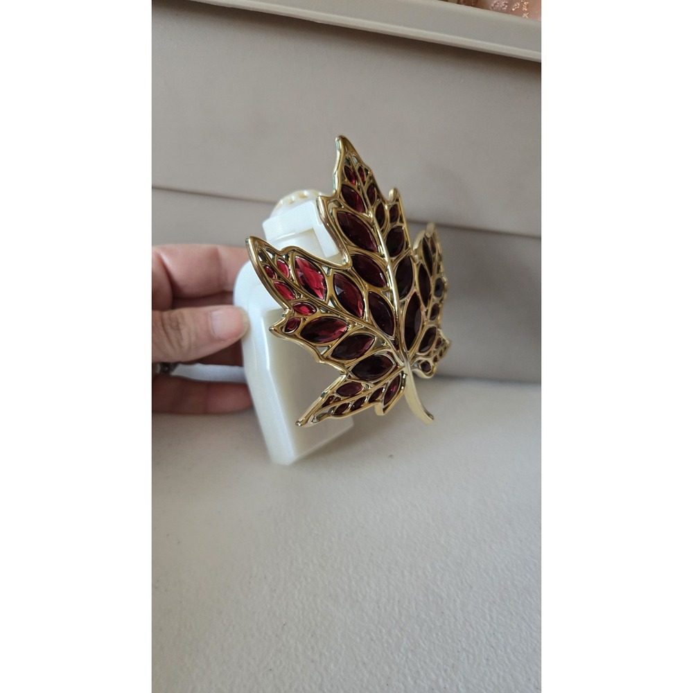 Bath & Body Works Maple Leaf Wallflower Plug Holder Gold Red Gem Fall Autumn...
